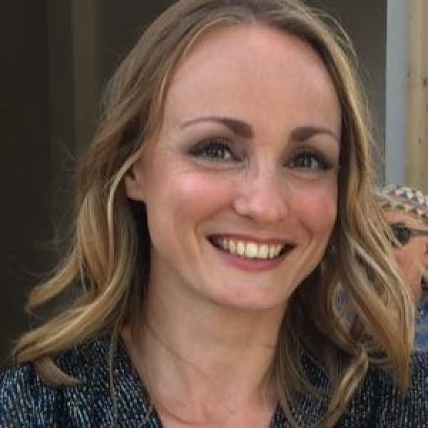 Laure DE GARATE Laure DE GARATE